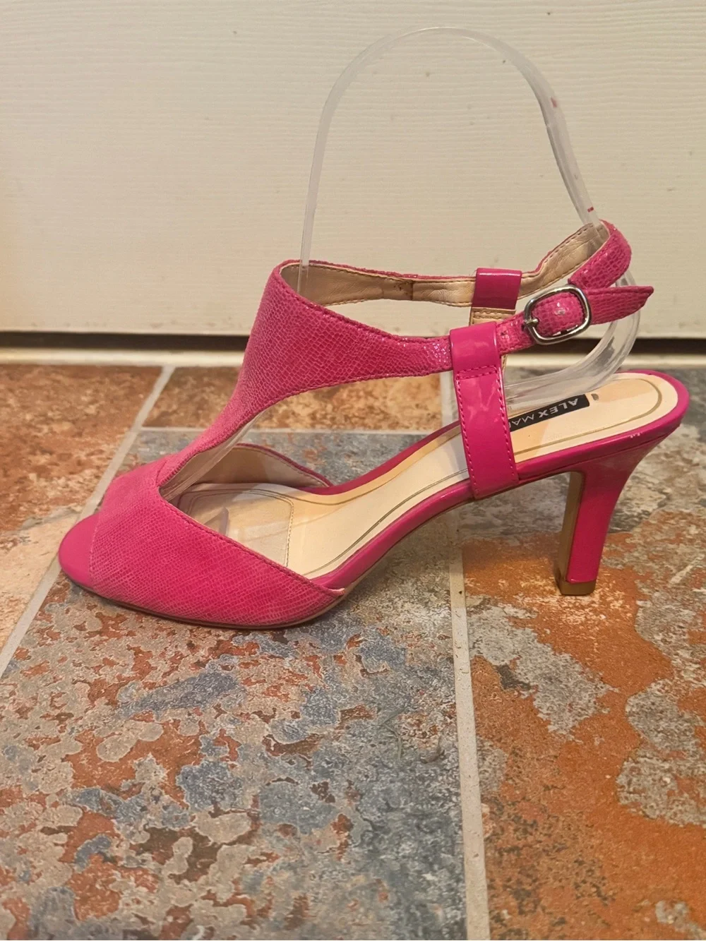 Gorgeous Alex Marie Hot Pink T-Strap Open-Toe Textured Heels!